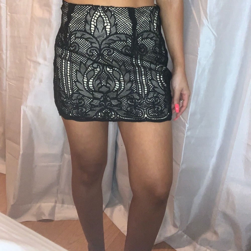 Lace Pencil mini skirt